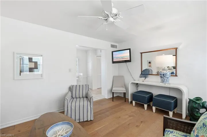 285 8th Ave S 285, Naples, Florida 34102
