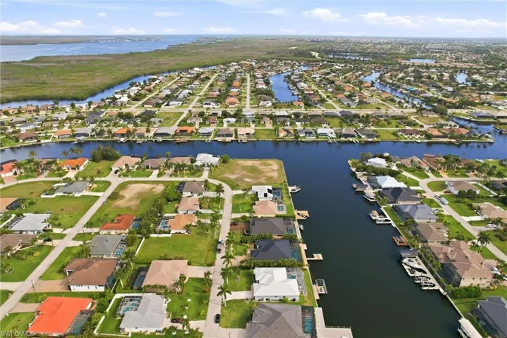 3021 Sw 27th Pl, Cape Coral, Florida 33914