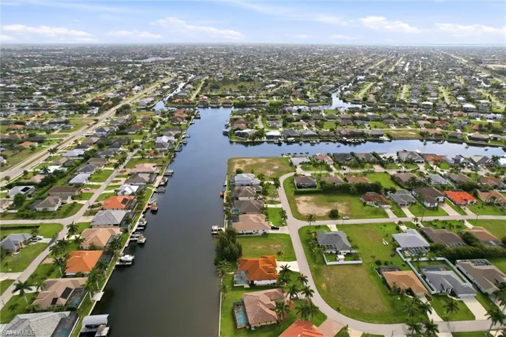 3021 Sw 27th Pl, Cape Coral, Florida 33914