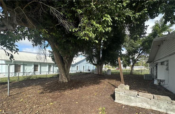 1107  Patterson  RD, CAPE CORAL, FL 33909