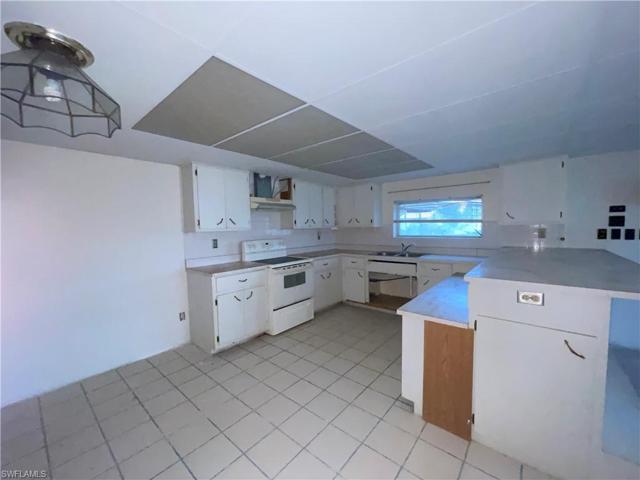 1107  Patterson  RD, CAPE CORAL, FL 33909