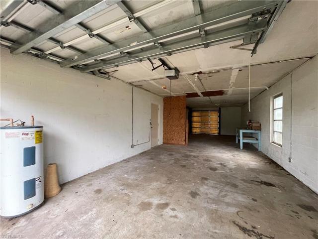 1107  Patterson  RD, CAPE CORAL, FL 33909