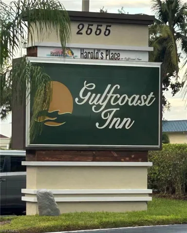 2555  Tamiami N TRL, Naples, FL 34103