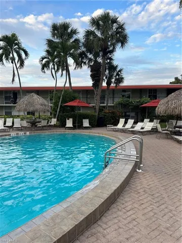 2555  Tamiami N TRL, Naples, FL 34103