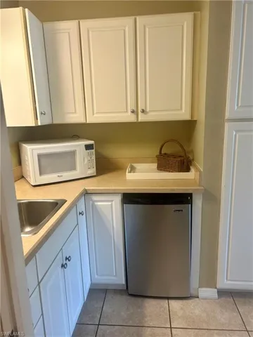 2555  Tamiami N TRL, Naples, FL 34103