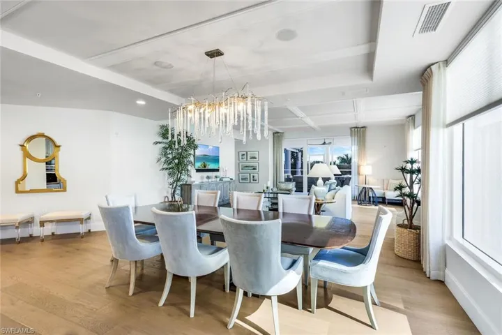 Large dining area, perfect for those special evenings when you are inspired to entertain.