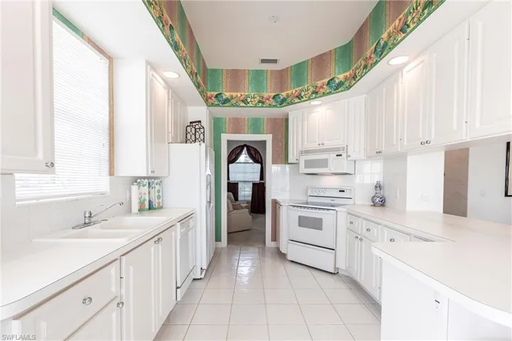 3989  Isla Ciudad  CT, Naples, FL 34109