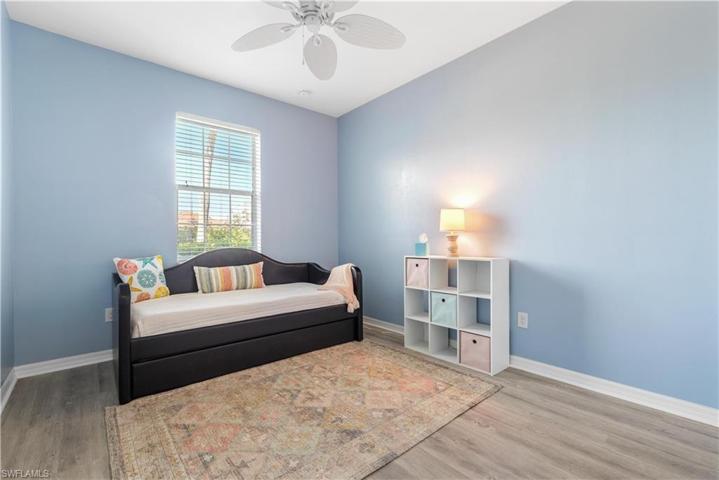 Guest room with trundle bed