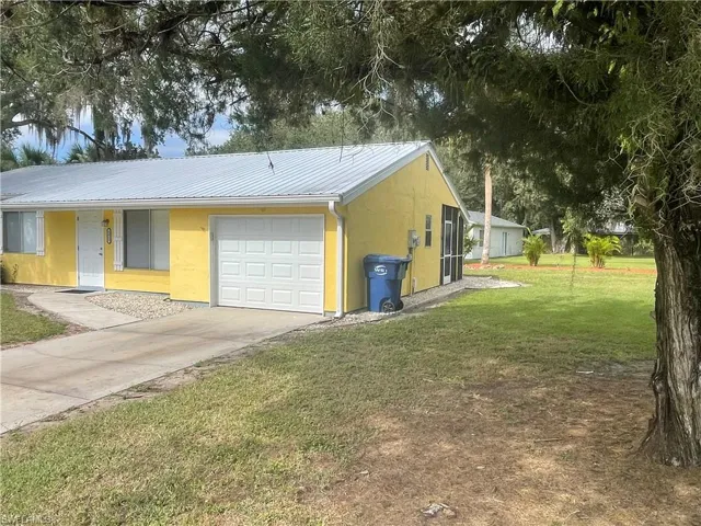 4015 Rainbow Cir, Labelle, Florida 33935