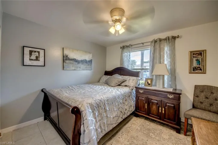 Very nice guest bedroom to accomodate your guests