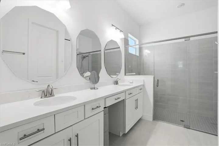 13665 Blue Bay Cir, Fort Myers, Florida 33913