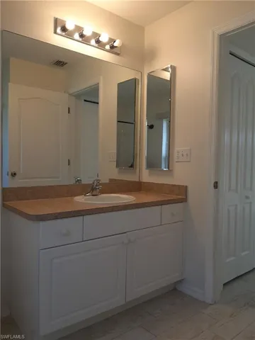 1302 Nw Juanita Pl, Cape Coral, Florida 33993