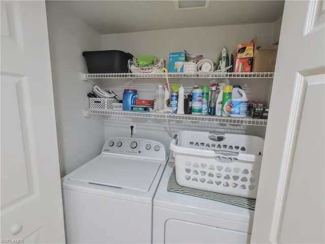 5830 Trailwinds Dr 814, Fort Myers, Florida 33907