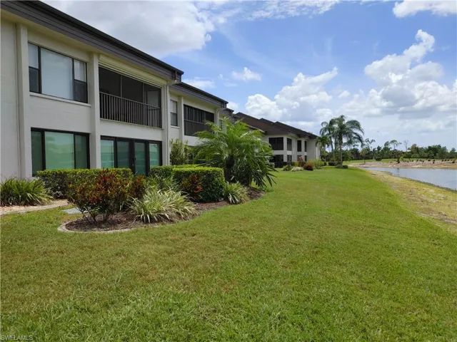 5830 Trailwinds Dr 814, Fort Myers, Florida 33907