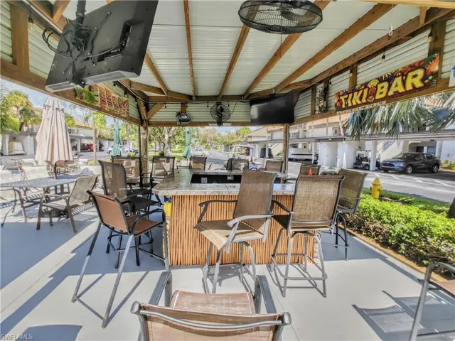 Tiki bar