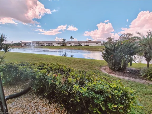 5830 Trailwinds Dr 814, Fort Myers, Florida 33907