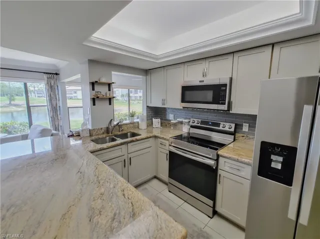 5830 Trailwinds Dr 814, Fort Myers, Florida 33907