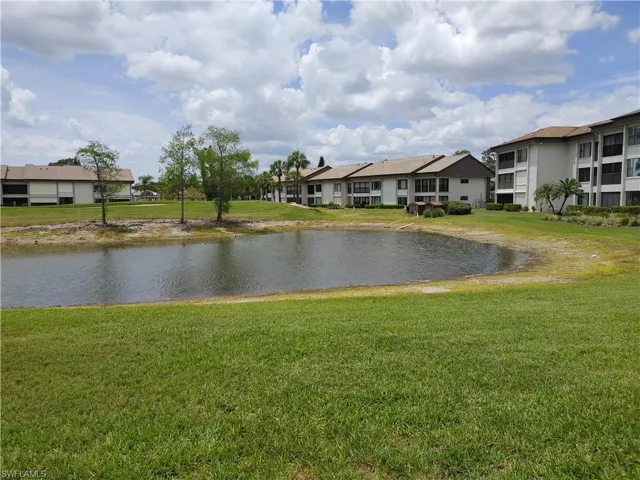 5830 Trailwinds Dr 814, Fort Myers, Florida 33907