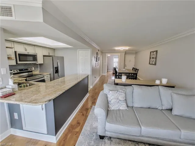 5830 Trailwinds Dr 814, Fort Myers, Florida 33907
