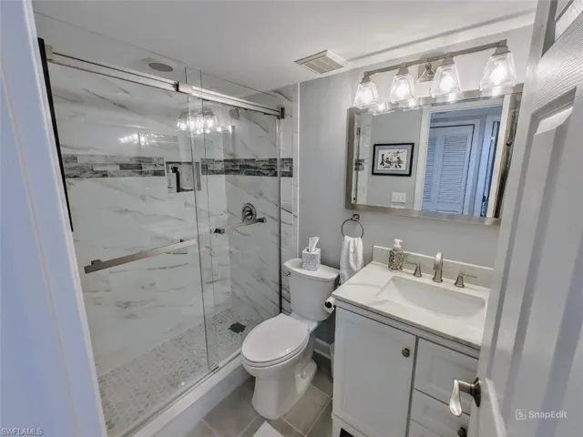 5830 Trailwinds Dr 814, Fort Myers, Florida 33907