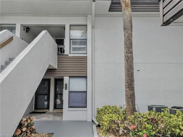 5830 Trailwinds Dr 814, Fort Myers, Florida 33907