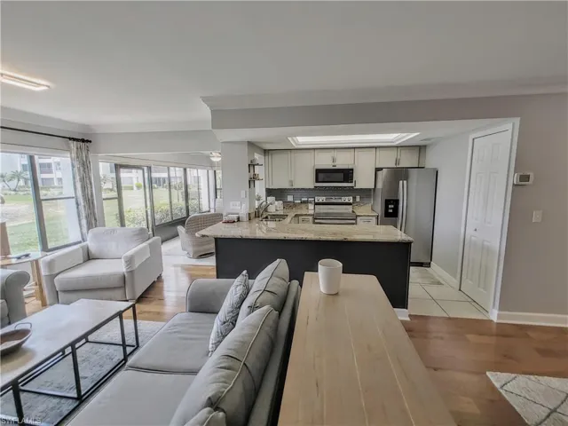 5830 Trailwinds Dr 814, Fort Myers, Florida 33907
