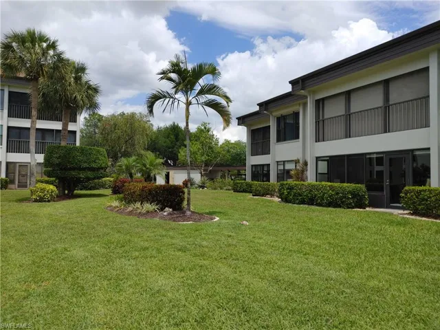 5830 Trailwinds Dr 814, Fort Myers, Florida 33907