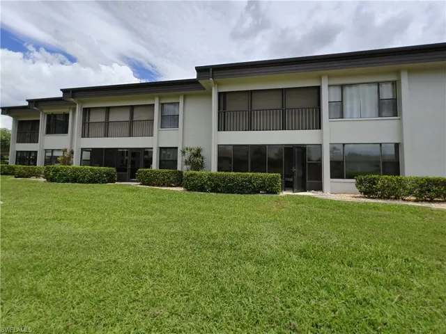 5830 Trailwinds Dr 814, Fort Myers, Florida 33907