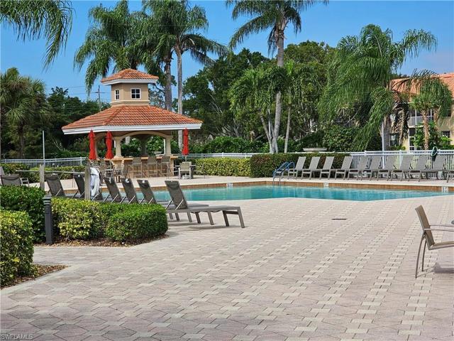 MAIN CLUBHOUSE POOL