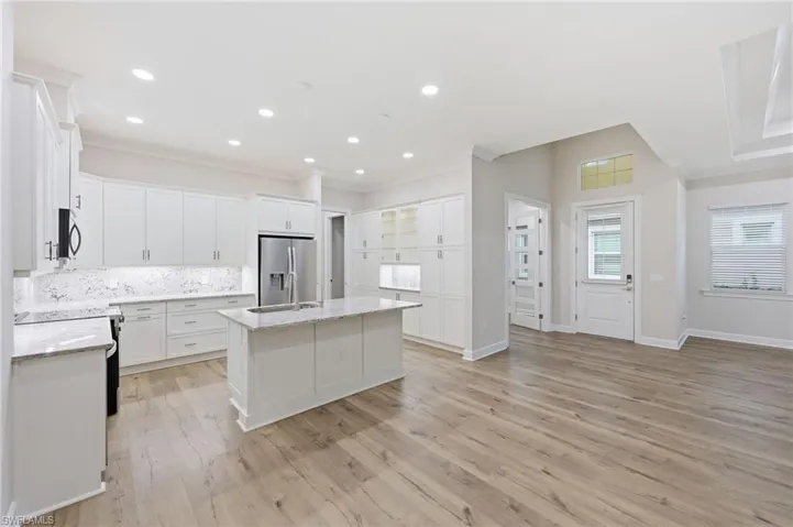 8964 Calypso Ct, Naples, Florida 34112