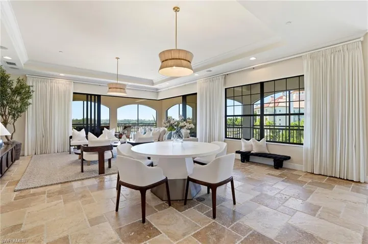 Great does not do this great room justice