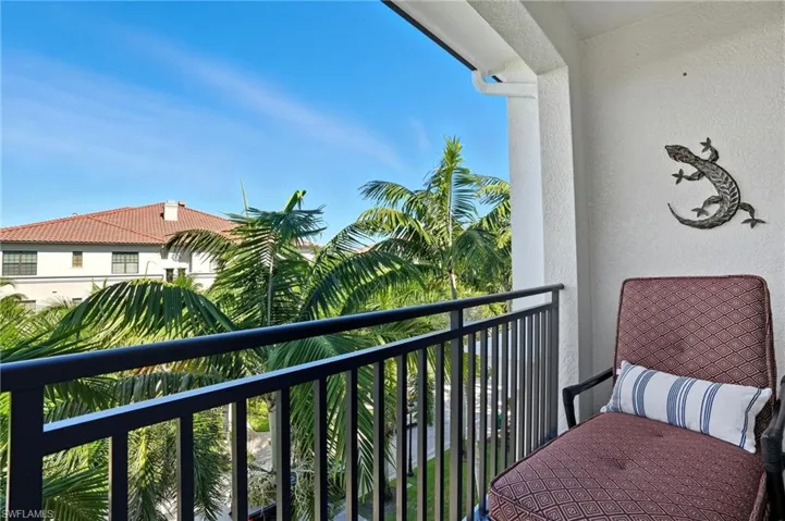 This open air lanai features Western exposure to enjoy sunsets and a fresh breeze