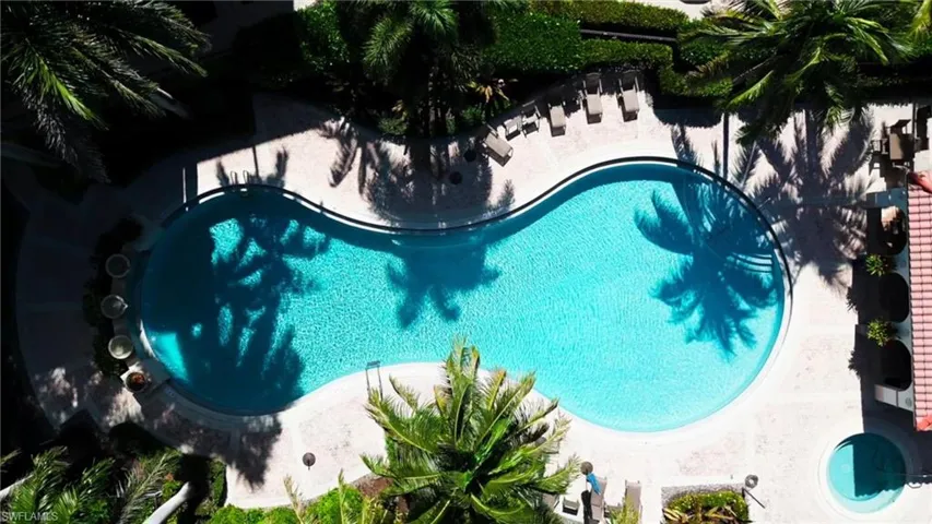 Marquesa Royale has a community pool