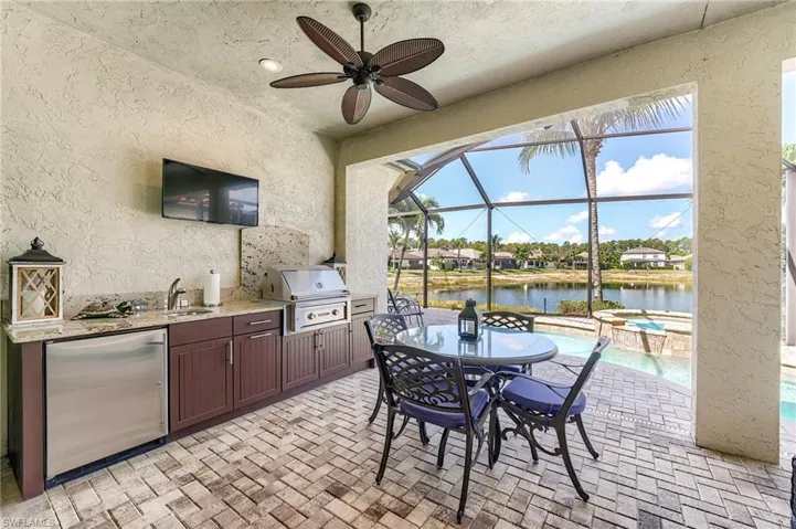 9327  Woodhurst  DR, Naples, FL 34120