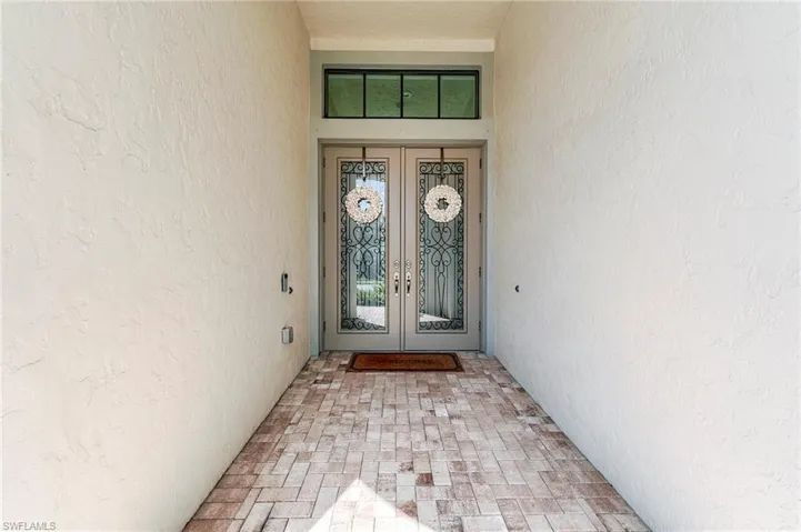 9327  Woodhurst  DR, Naples, FL 34120