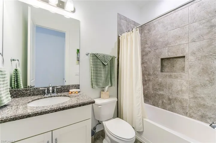 9327  Woodhurst  DR, Naples, FL 34120