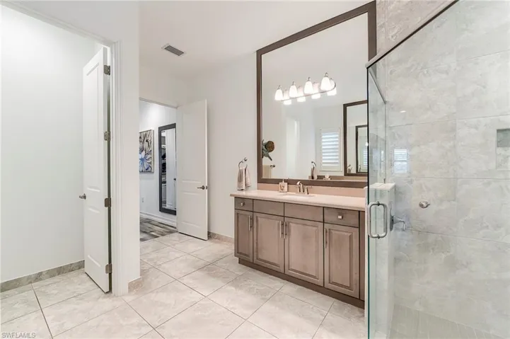 9327  Woodhurst  DR, Naples, FL 34120