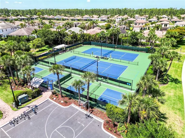 9327  Woodhurst  DR, Naples, FL 34120