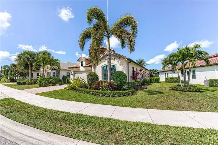 9327  Woodhurst  DR, Naples, FL 34120
