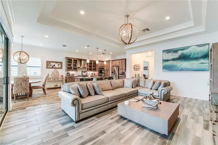 9327  Woodhurst  DR, Naples, FL 34120