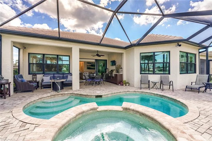 9327 Woodhurst Dr, Naples, Florida 34120