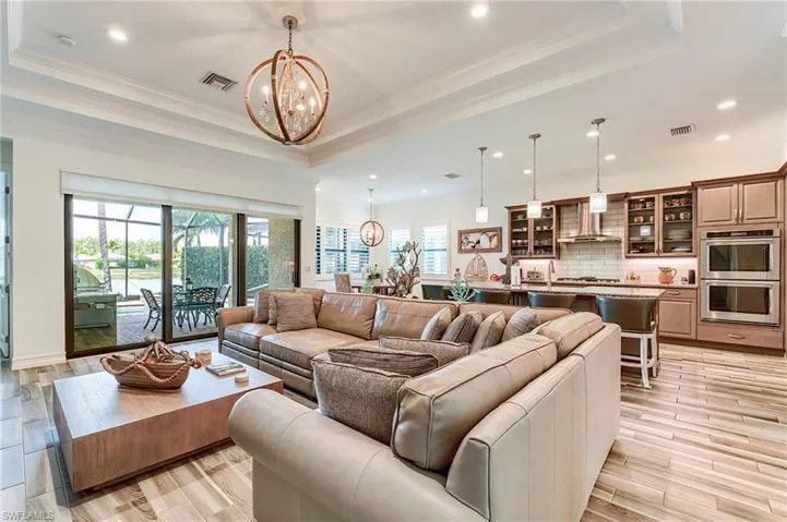 9327  Woodhurst  DR, Naples, FL 34120