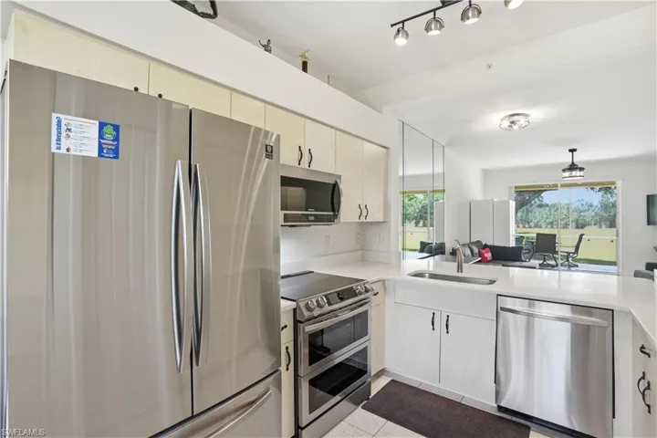 This is the perfect kitchen for creating your favorite meal!