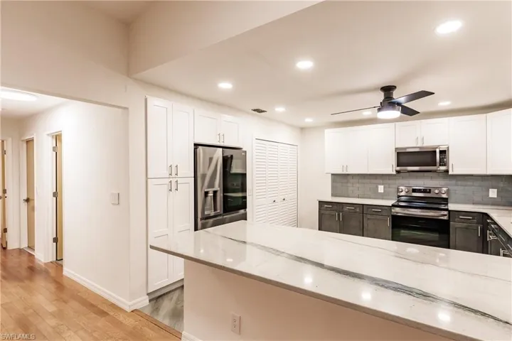 Breakfast bar