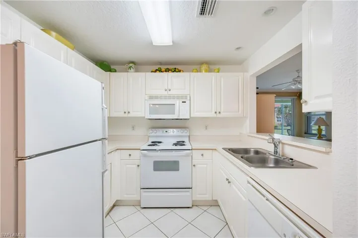 2555  Aspen Creek  LN, Naples, FL 34119