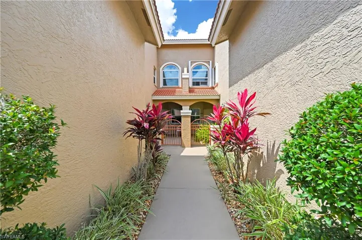 2555  Aspen Creek  LN, Naples, FL 34119