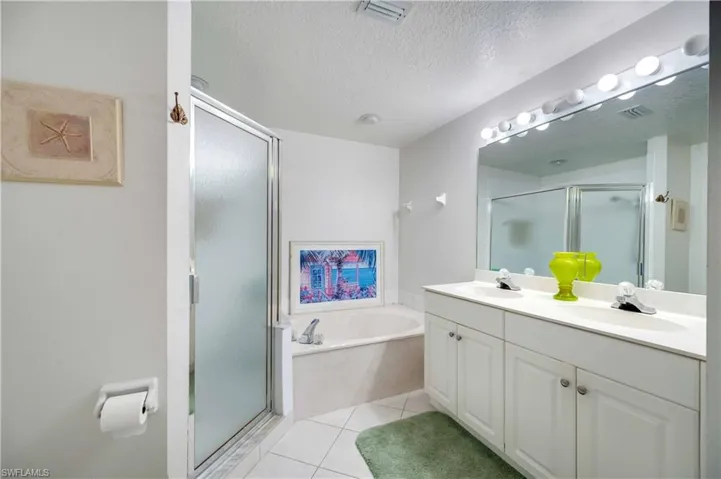 2555  Aspen Creek  LN, Naples, FL 34119