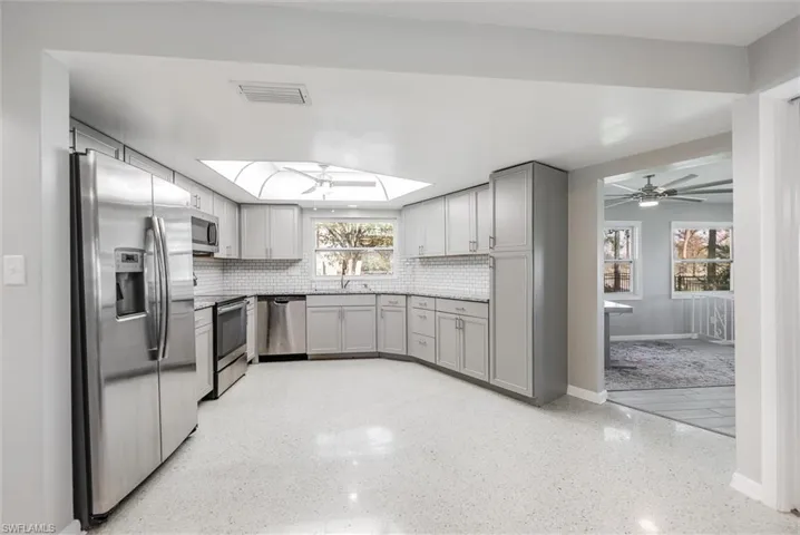 1575  Olmeda  WAY, Fort Myers, FL 33901