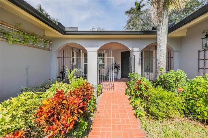 1575  Olmeda  WAY, Fort Myers, FL 33901