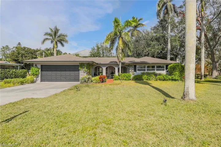 1575  Olmeda  WAY, Fort Myers, FL 33901